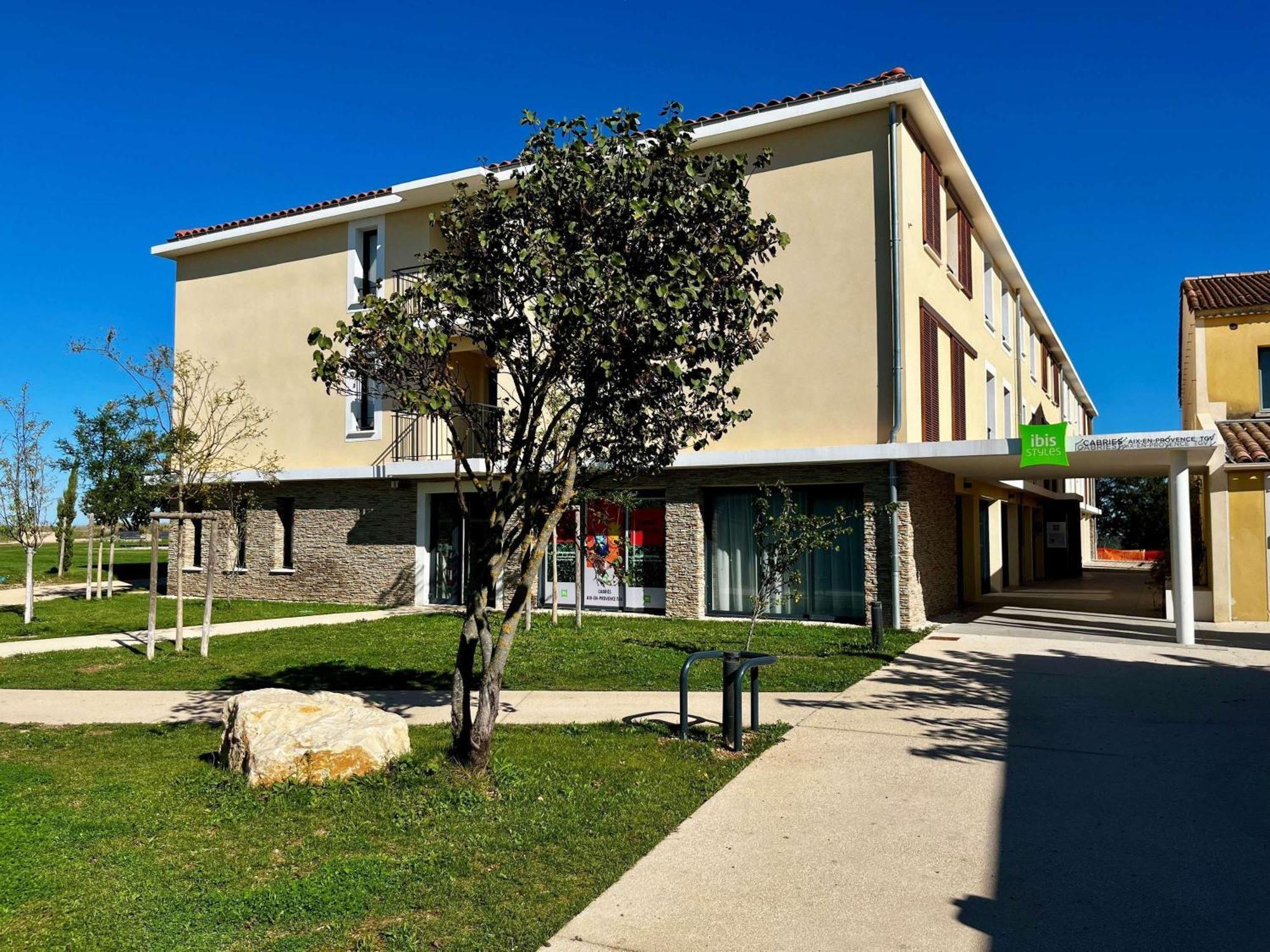 Ibis Styles Cabries Aix-En-Provence Tgv Otel Dış mekan fotoğraf