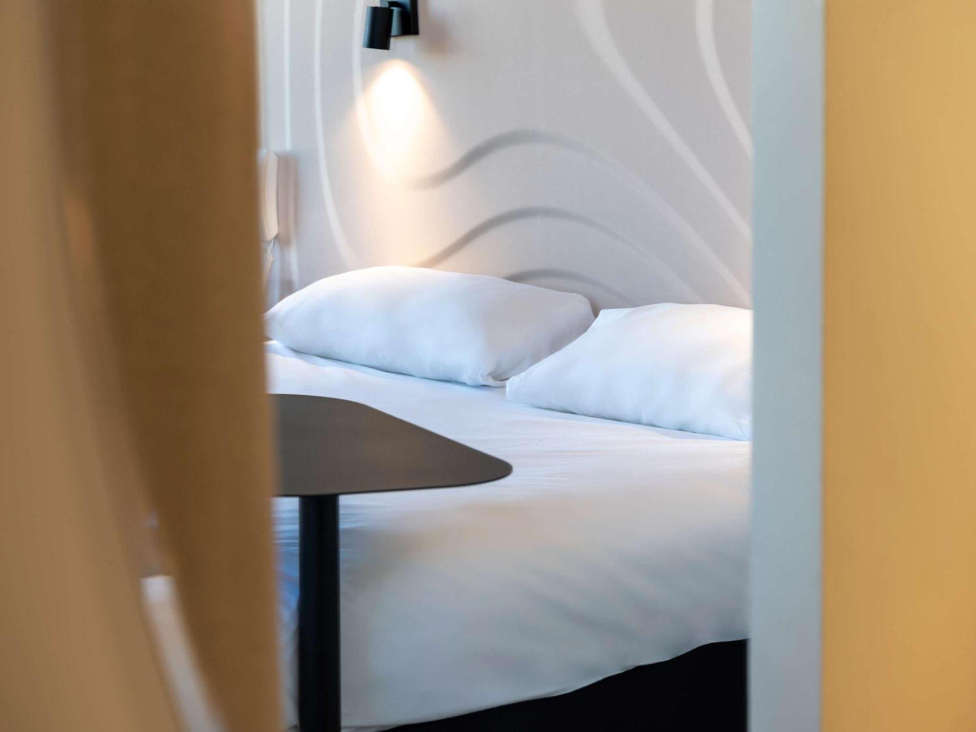 Ibis Styles Cabries Aix-En-Provence Tgv Otel Dış mekan fotoğraf