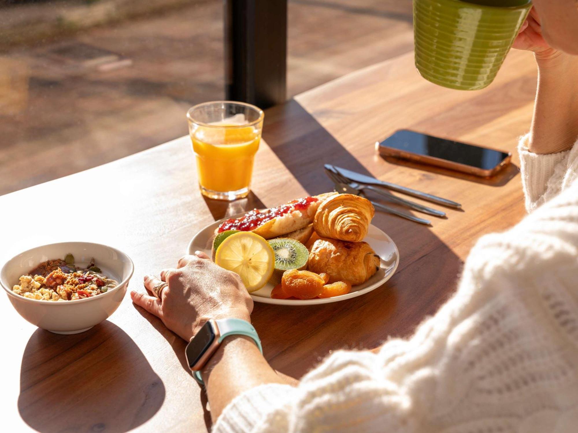 Ibis Styles Cabries Aix-En-Provence Tgv Otel Dış mekan fotoğraf