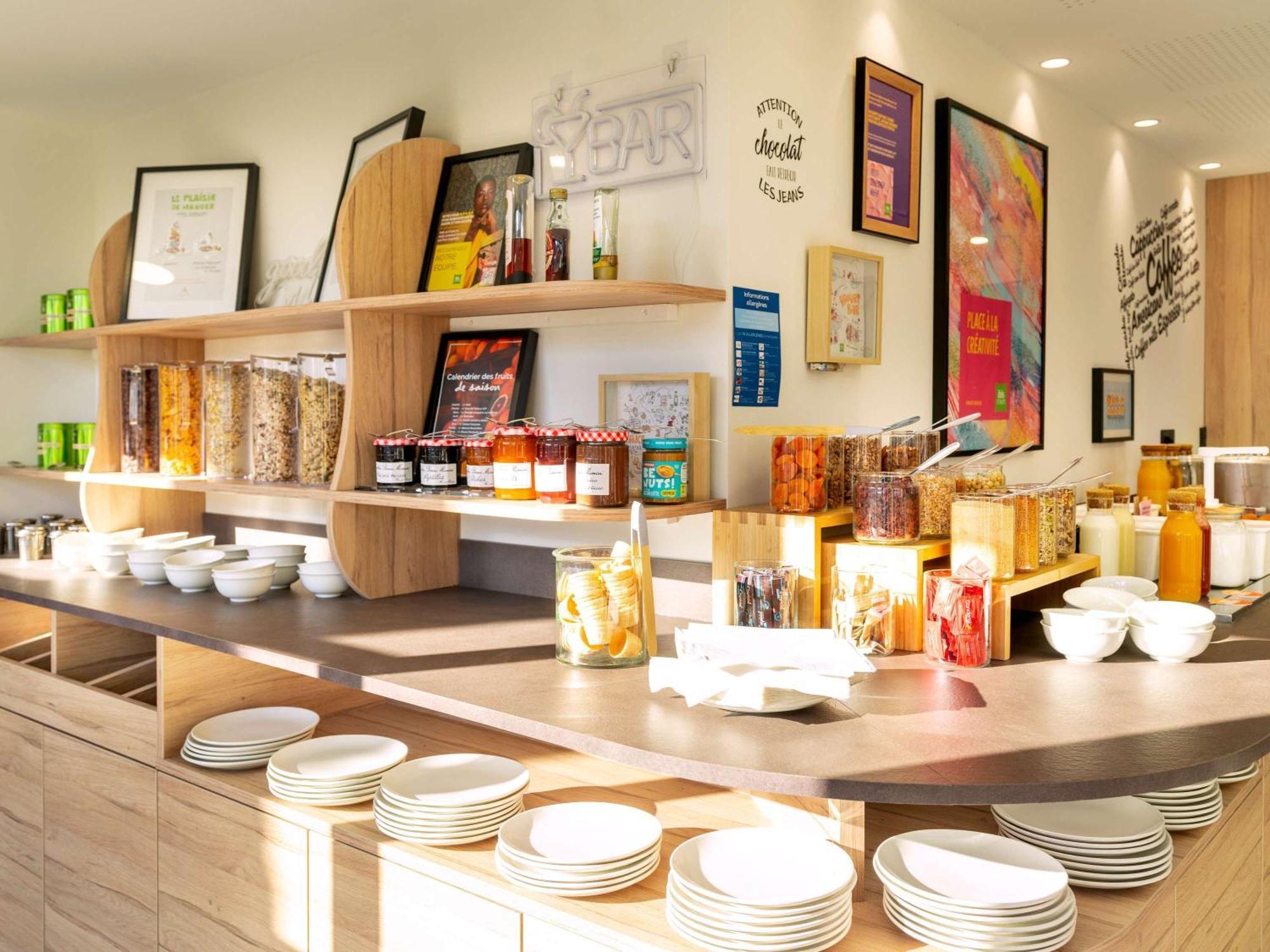 Ibis Styles Cabries Aix-En-Provence Tgv Otel Dış mekan fotoğraf