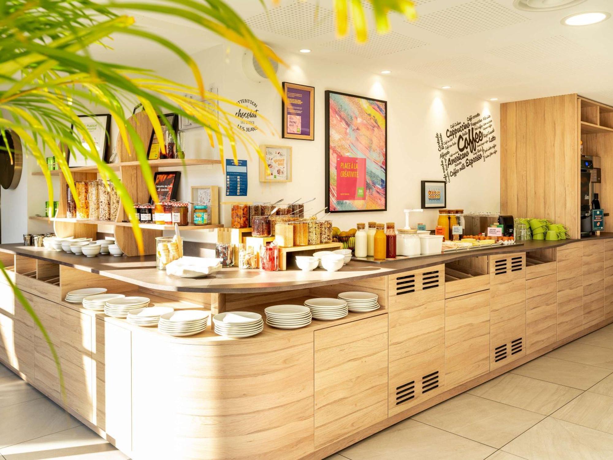 Ibis Styles Cabries Aix-En-Provence Tgv Otel Dış mekan fotoğraf